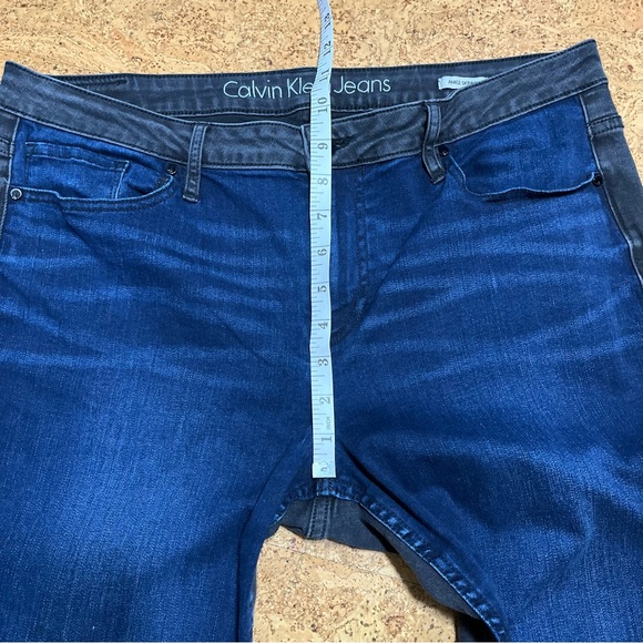 Calvin Klein Wm’s Frayed Rebel Black & Blue Ankle Skinny Fit Jeans Sz 33 - Picture 15 of 16